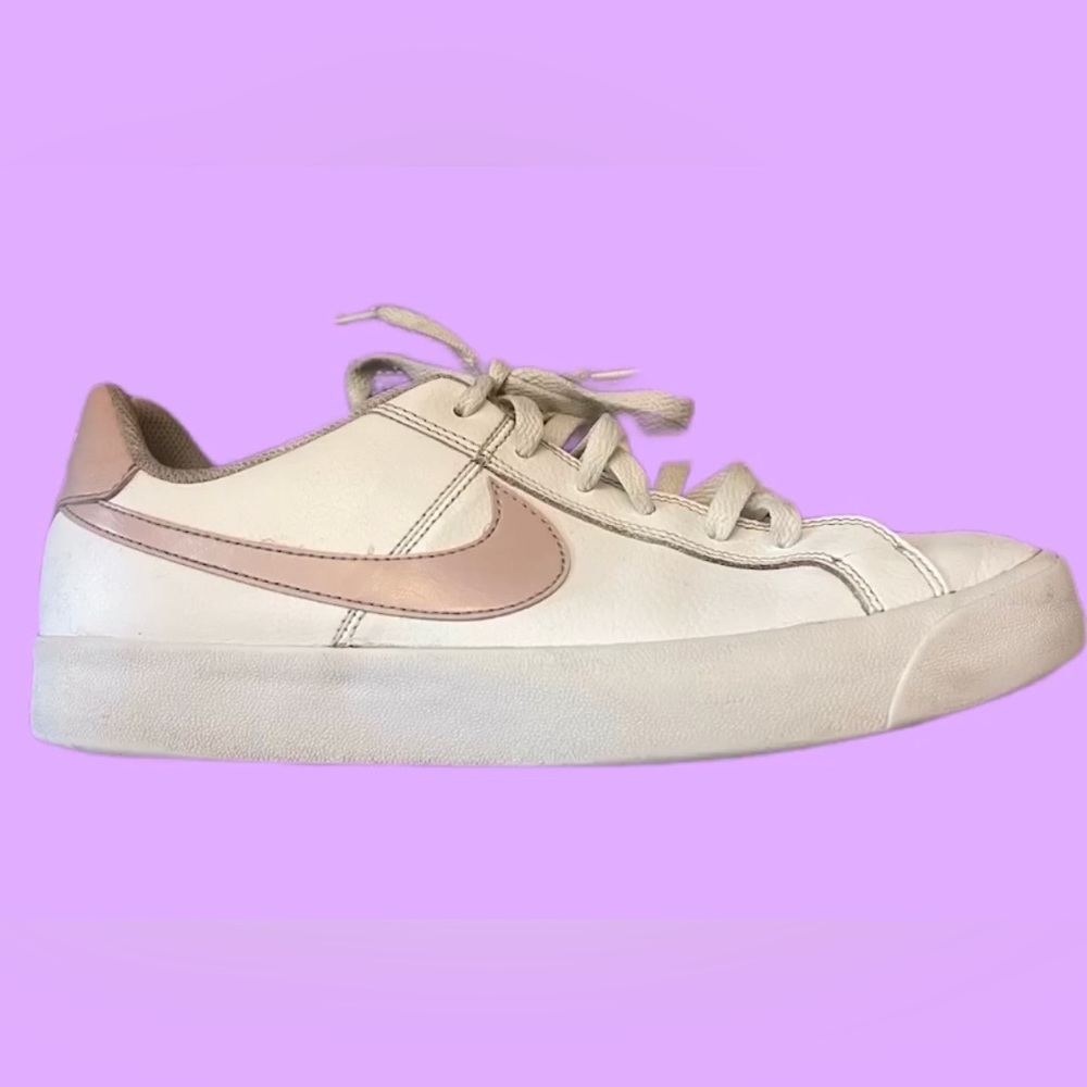 Nike Womens AO2810-110 Court Royale White Rose Fashion Sneaker
